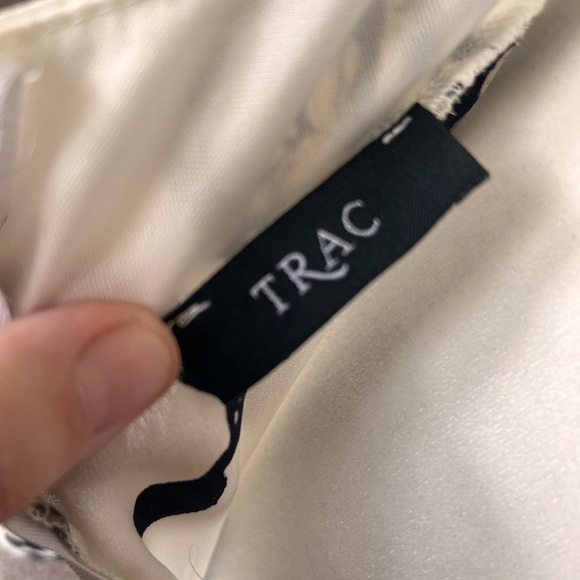 Trac floral black and white racerback romper size medium - Picture 12 of 16